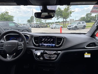 2027 Chrysler Pacifica PACIFICA SELECT