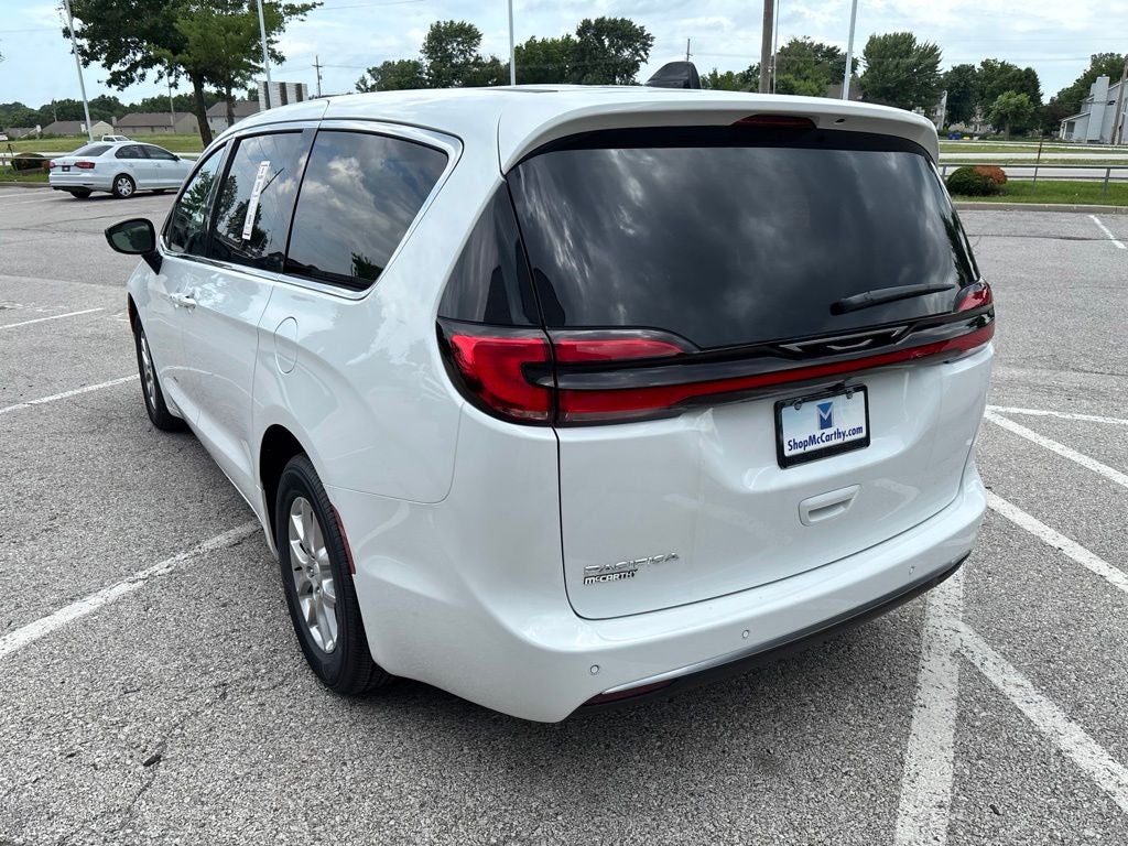 2027 Chrysler Pacifica PACIFICA SELECT
