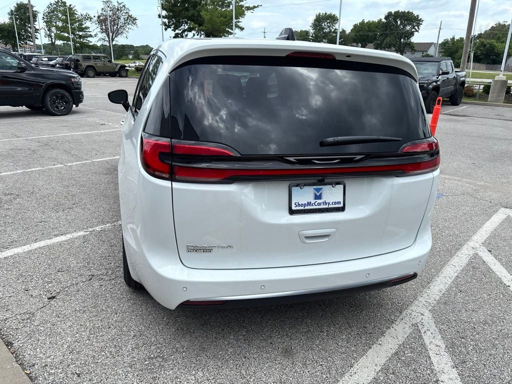 2027 Chrysler Pacifica PACIFICA SELECT