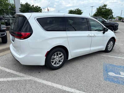 2027 Chrysler Pacifica PACIFICA SELECT