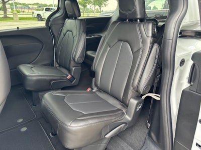 2027 Chrysler Pacifica PACIFICA SELECT