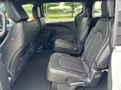 2027 Chrysler Pacifica PACIFICA SELECT