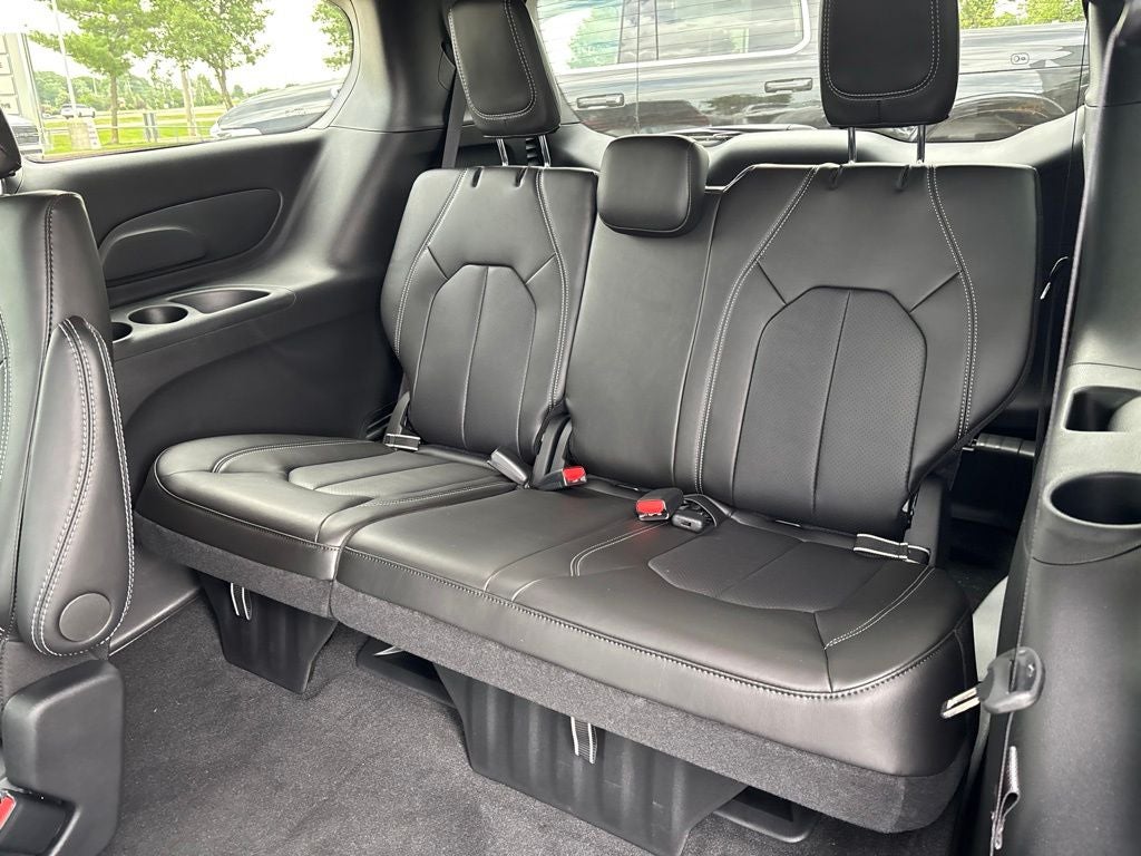 2027 Chrysler Pacifica PACIFICA SELECT