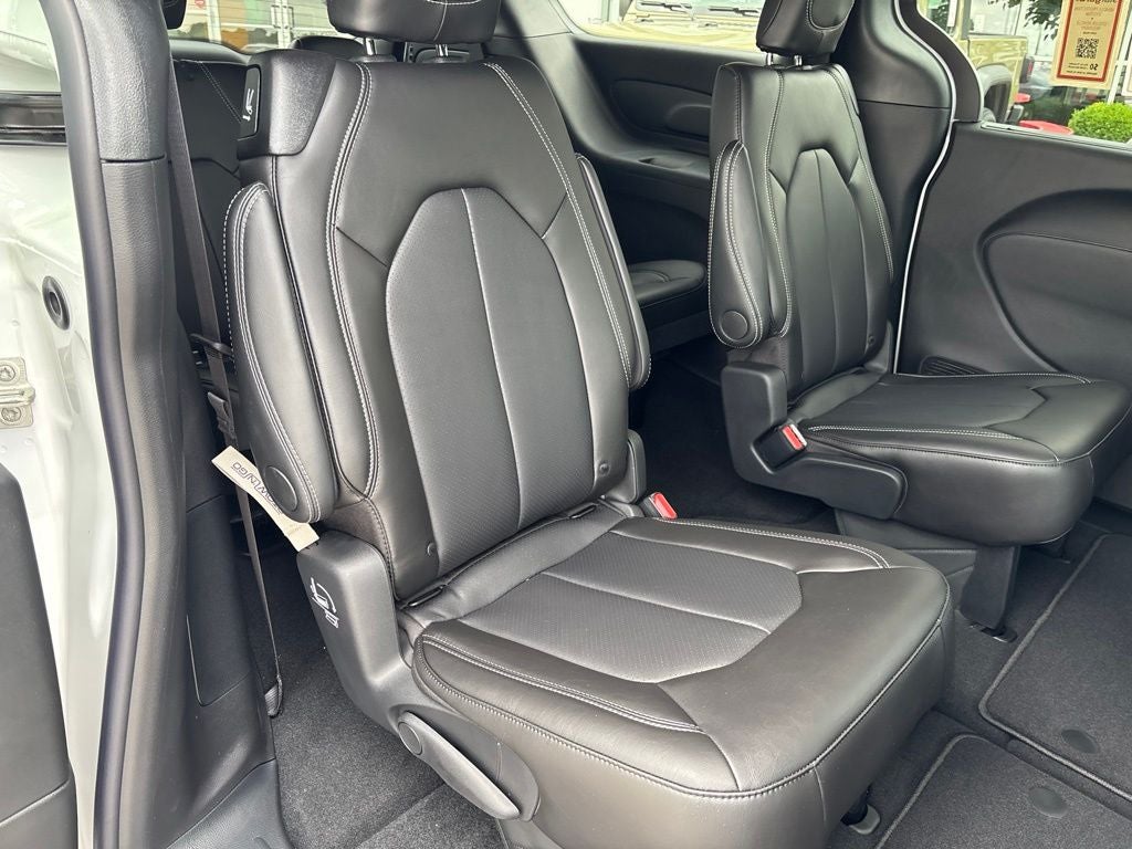 2027 Chrysler Pacifica PACIFICA SELECT