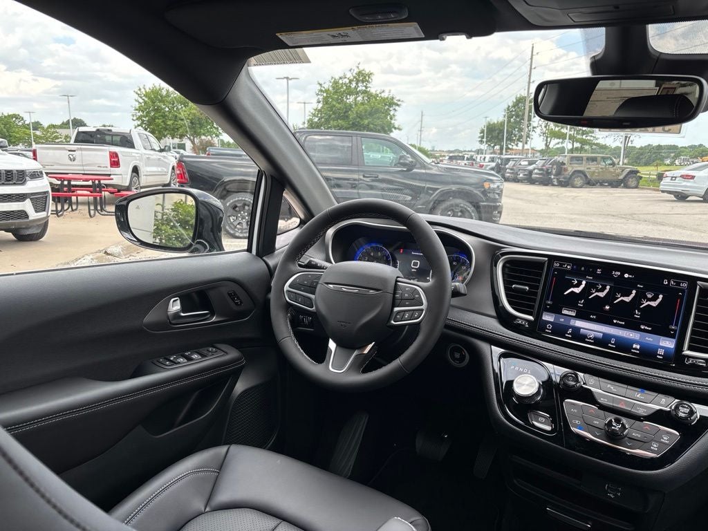 2027 Chrysler Pacifica PACIFICA SELECT