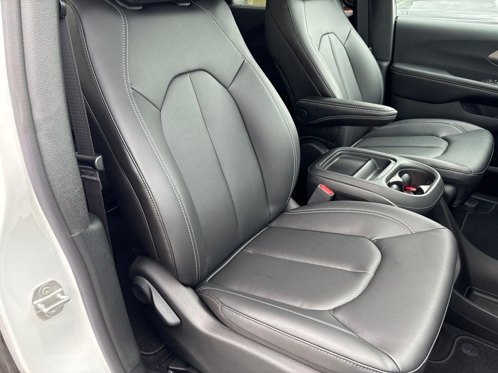 2027 Chrysler Pacifica PACIFICA SELECT