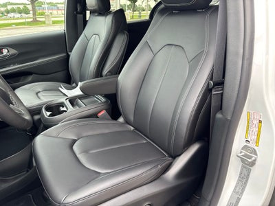 2027 Chrysler Pacifica PACIFICA SELECT