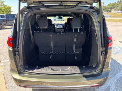 2027 Chrysler Pacifica PACIFICA SELECT