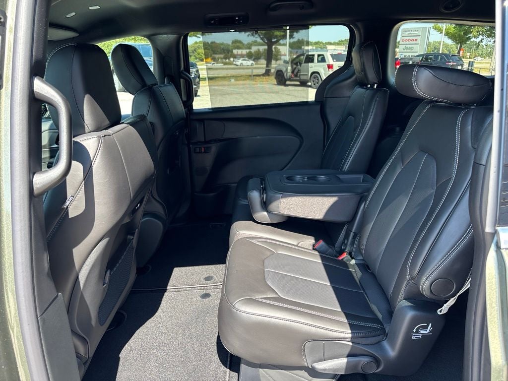 2027 Chrysler Pacifica PACIFICA SELECT