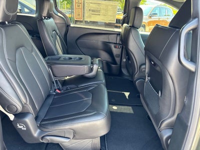 2027 Chrysler Pacifica PACIFICA SELECT