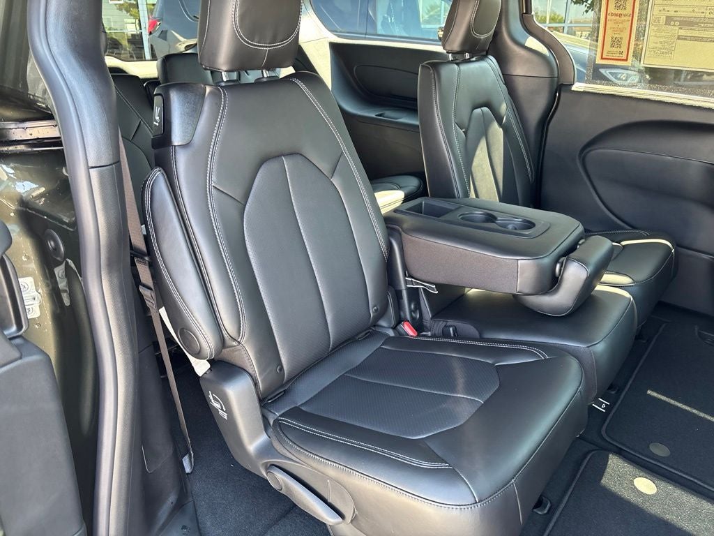 2027 Chrysler Pacifica PACIFICA SELECT