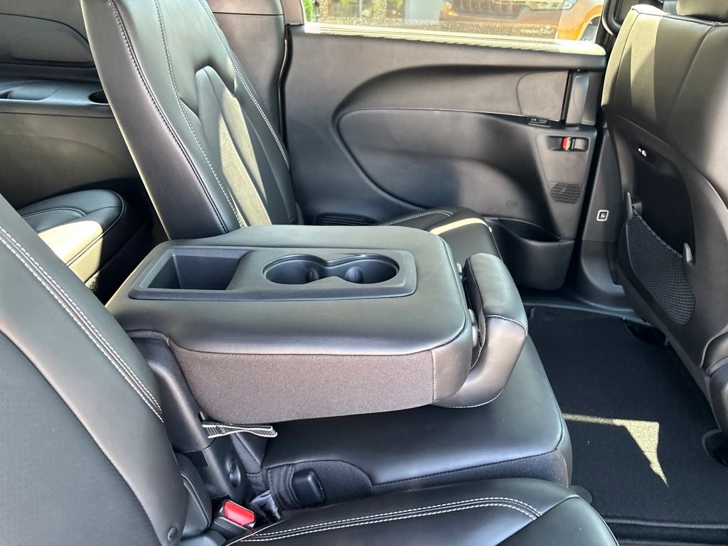 2027 Chrysler Pacifica PACIFICA SELECT
