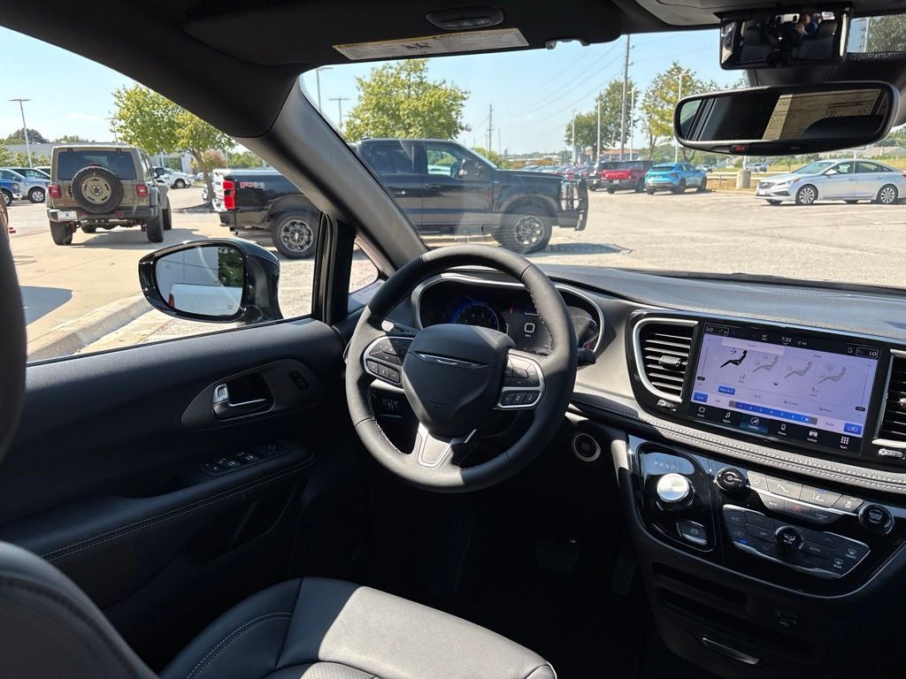 2027 Chrysler Pacifica PACIFICA SELECT