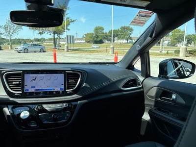 2027 Chrysler Pacifica PACIFICA SELECT
