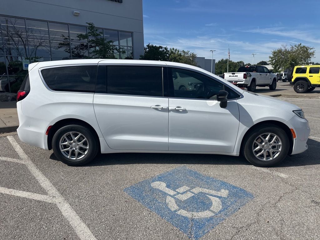 2026 Chrysler Pacifica PACIFICA SELECT