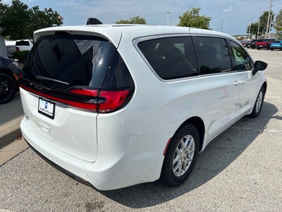 2027 Chrysler Pacifica PACIFICA SELECT