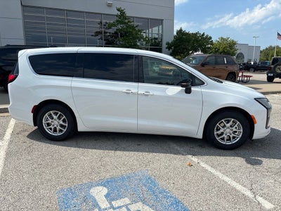 2027 Chrysler Pacifica PACIFICA SELECT