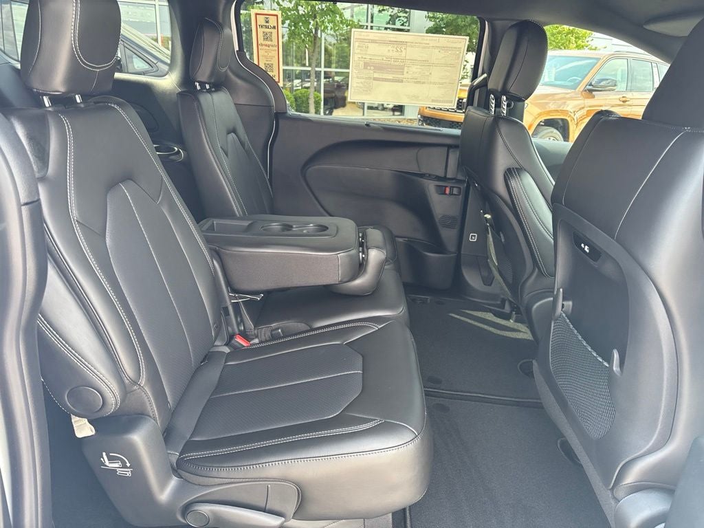 2027 Chrysler Pacifica PACIFICA SELECT