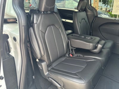 2027 Chrysler Pacifica PACIFICA SELECT