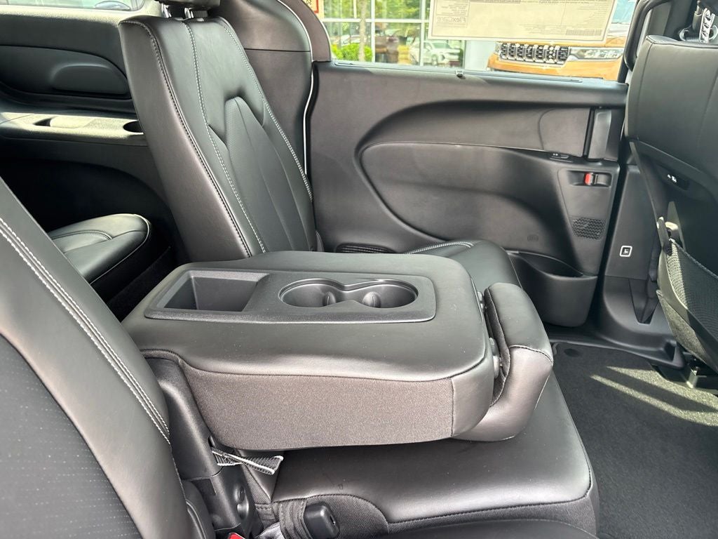 2027 Chrysler Pacifica PACIFICA SELECT