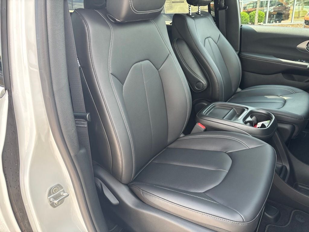 2027 Chrysler Pacifica PACIFICA SELECT