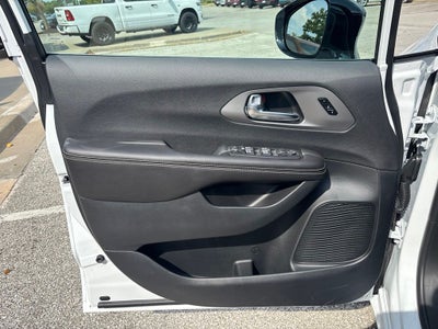 2027 Chrysler Pacifica PACIFICA SELECT