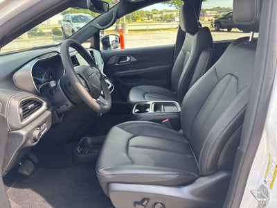 2027 Chrysler Pacifica PACIFICA SELECT