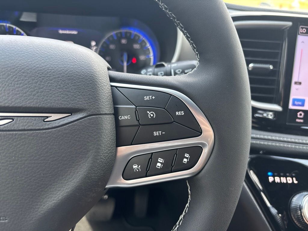 2027 Chrysler Pacifica PACIFICA SELECT