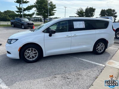 2024 Chrysler Voyager LX