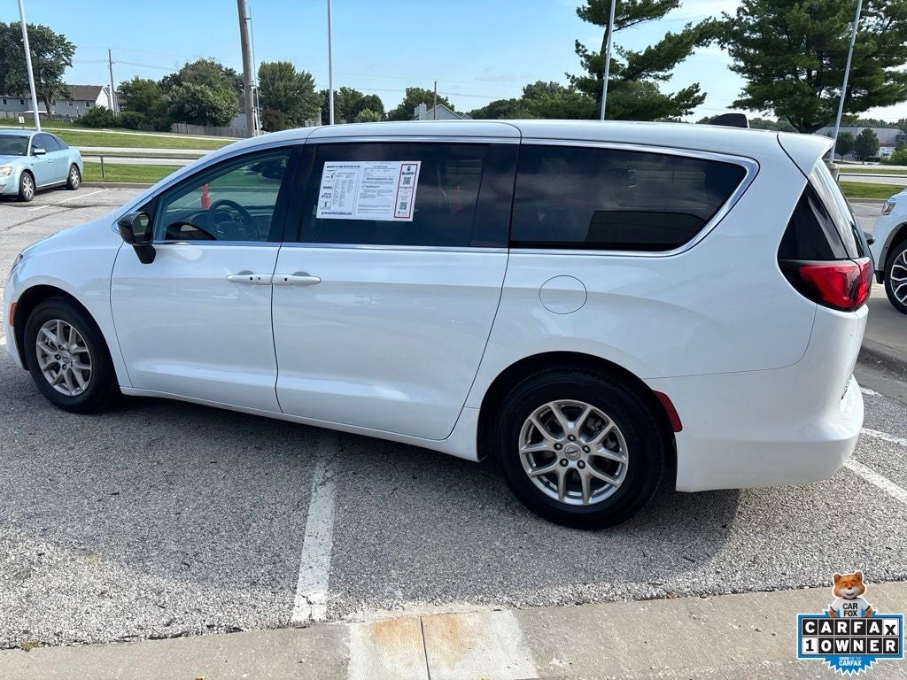 2024 Chrysler Voyager LX