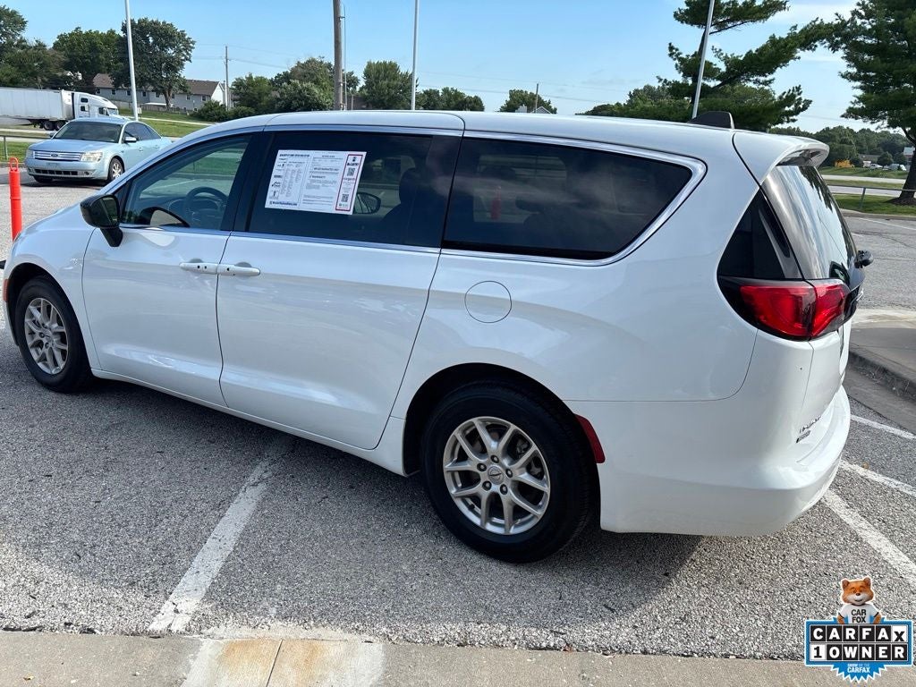 2024 Chrysler Voyager LX