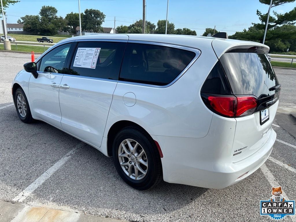 2024 Chrysler Voyager LX