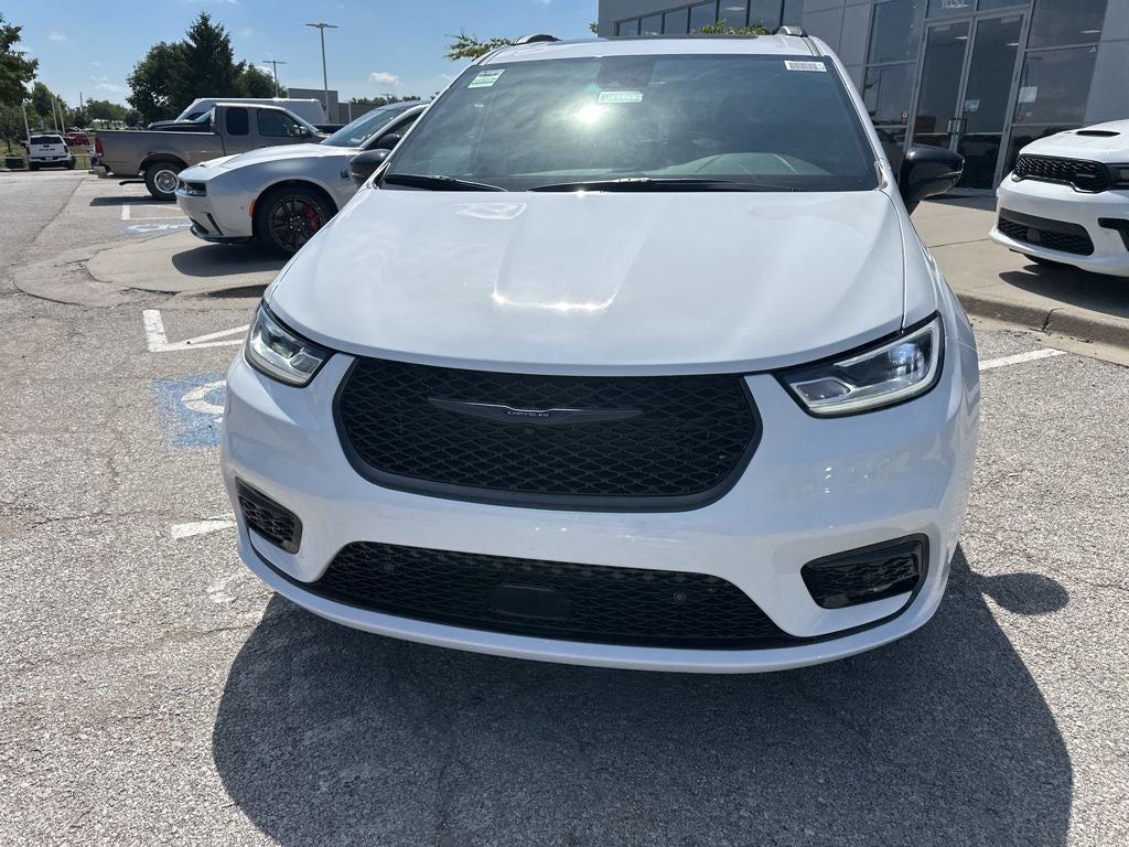 2025 Chrysler Pacifica PACIFICA LIMITED