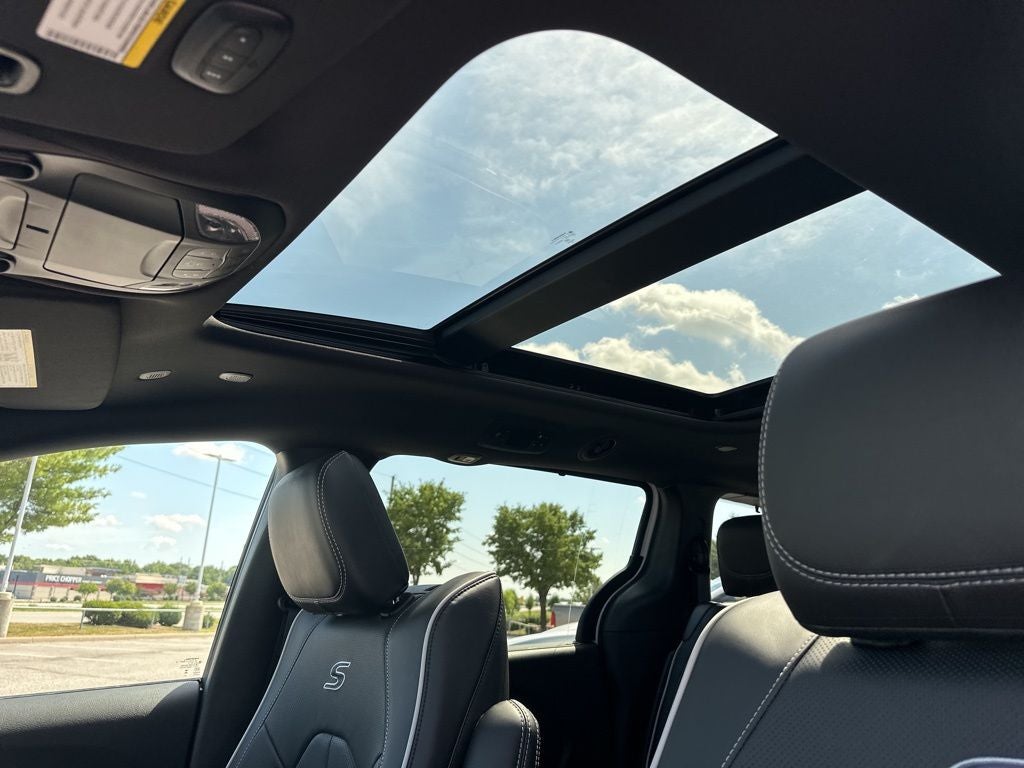2025 Chrysler Pacifica PACIFICA LIMITED