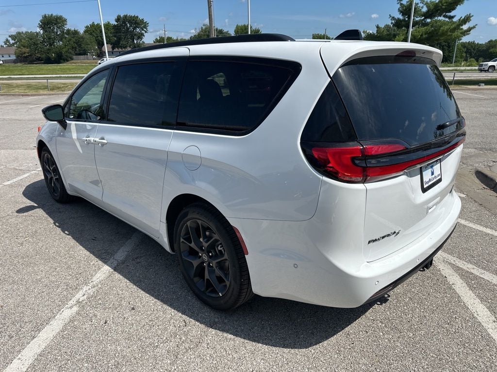 2025 Chrysler Pacifica Limited - Photo 20