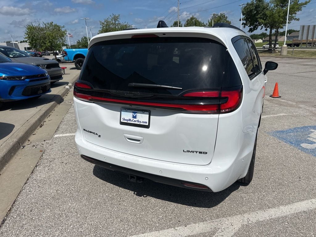 2025 Chrysler Pacifica Limited - Photo 25
