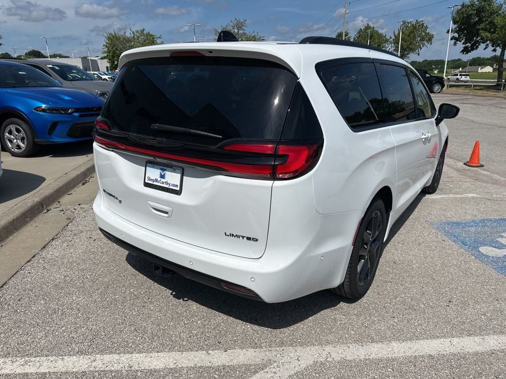 2025 Chrysler Pacifica Limited - Photo 26