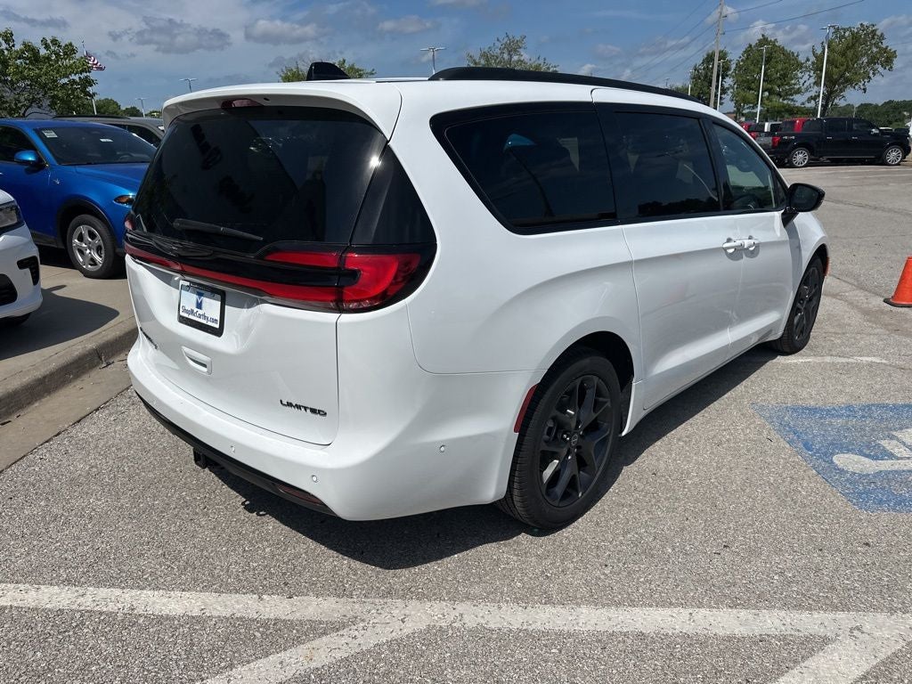 2025 Chrysler Pacifica Limited - Photo 27