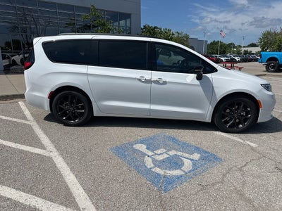 2025 Chrysler Pacifica PACIFICA LIMITED