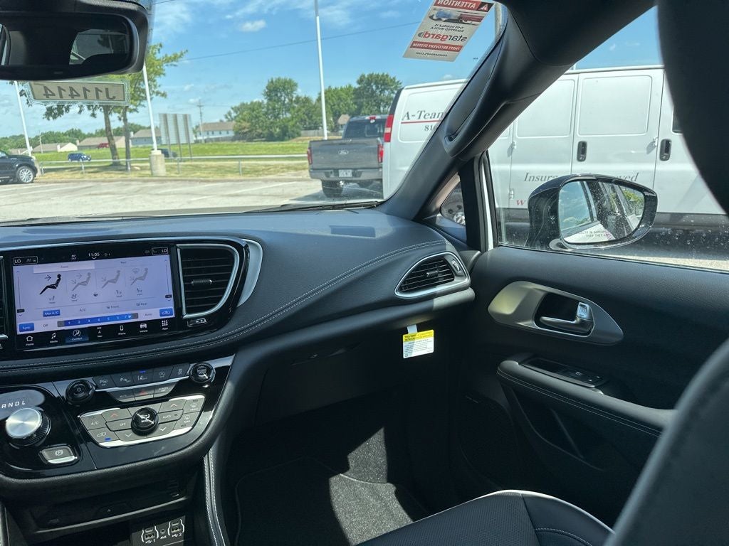 2025 Chrysler Pacifica Limited - Photo 51