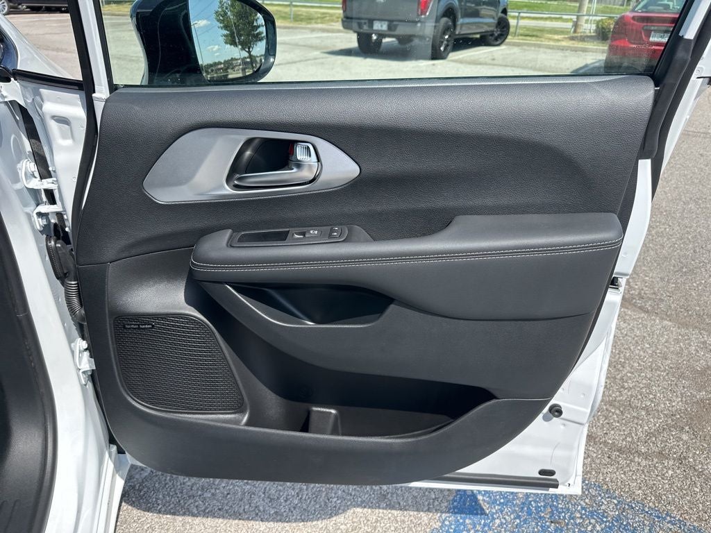 2025 Chrysler Pacifica Limited - Photo 52