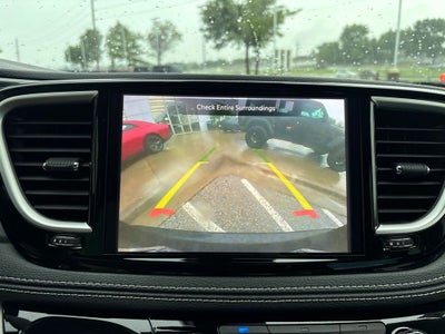2023 Chrysler Pacifica Hybrid Touring L