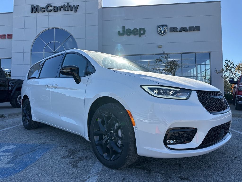2026 Chrysler Pacifica PACIFICA SELECT AWD