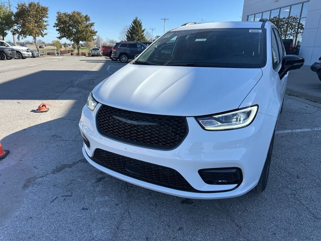 2026 Chrysler Pacifica PACIFICA SELECT AWD