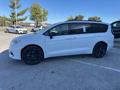 2026 Chrysler Pacifica PACIFICA SELECT AWD
