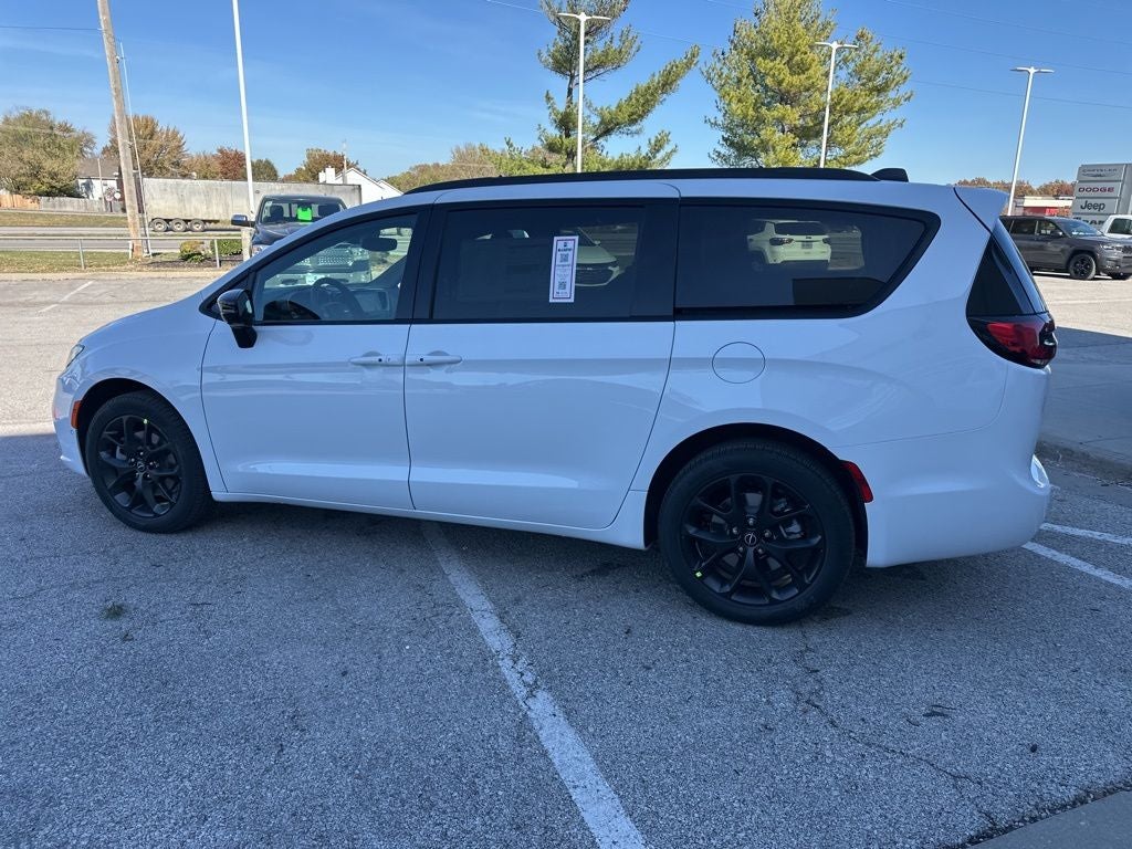 2026 Chrysler Pacifica PACIFICA SELECT AWD