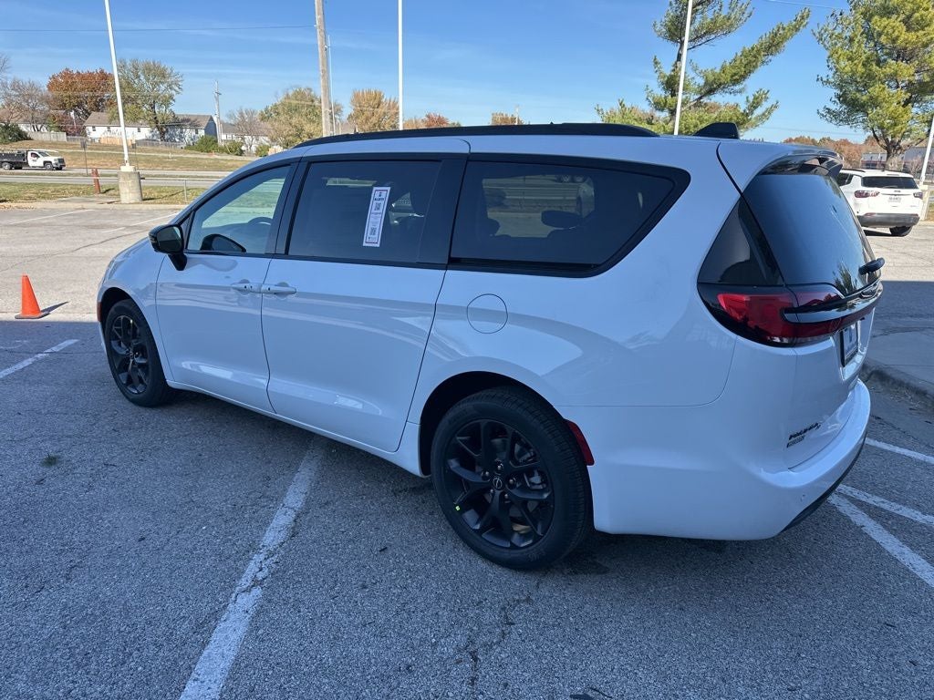 2026 Chrysler Pacifica PACIFICA SELECT AWD