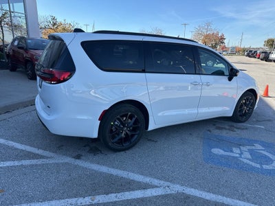 2026 Chrysler Pacifica PACIFICA SELECT AWD