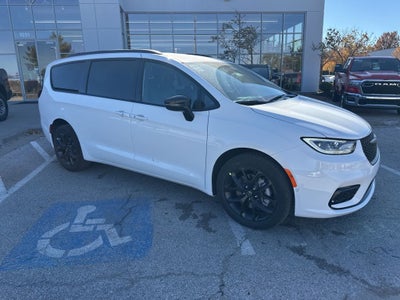 2026 Chrysler Pacifica PACIFICA SELECT AWD