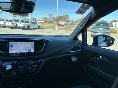 2026 Chrysler Pacifica PACIFICA SELECT AWD
